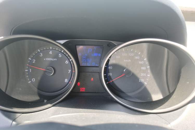 Used Hyundai ix35 2010 2.0L Automatic Two-Wheel Drive Elite Edition GLS Odometer Close Up