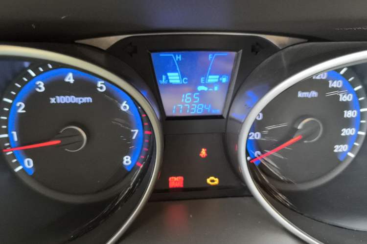 Used Hyundai ix35 2010 2.0L Manual Two-Wheel Drive New Edition GL Odometer Close Up