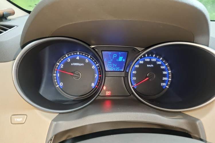 Used Hyundai ix35 2010 2.0L Automatic Two-Wheel Drive New Edition GL Odometer Close Up