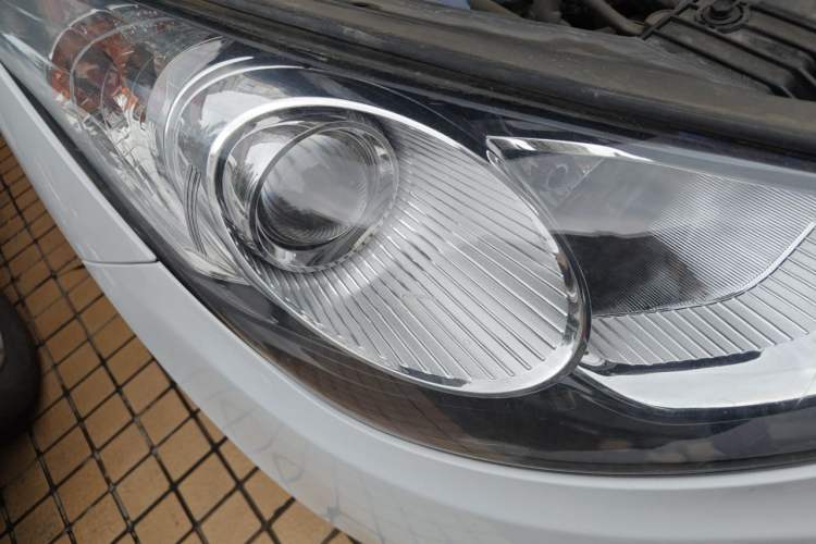 Used Hyundai ix35 2010 2.0L Automatic Two-Wheel Drive Elite Edition GLS Right Front Headlight