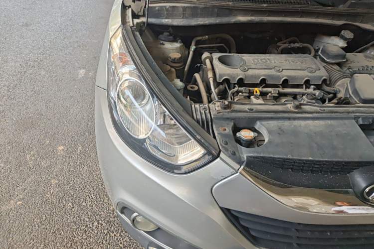 Used Hyundai ix35 2010 2.0L Automatic Two-Wheel Drive Elite Edition GLS Right Front Headlight