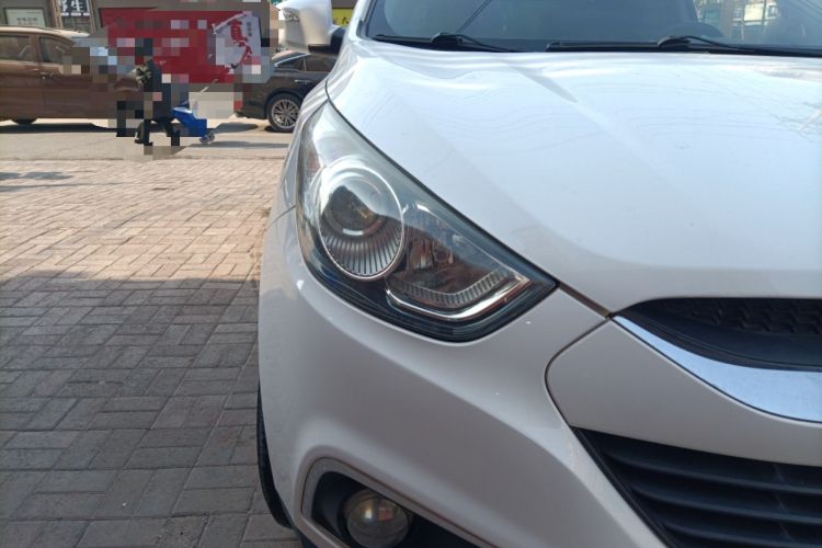 Used Hyundai ix35 2010 2.0L Automatic Two-Wheel Drive Elite Edition GLS Right Front Headlight