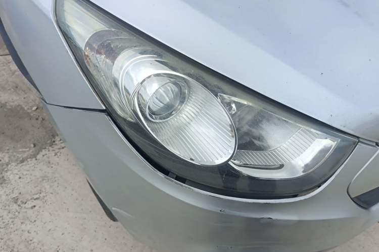 Used Hyundai ix35 2010 2.0L Automatic Two-Wheel Drive Elite Edition GLS Right Front Headlight