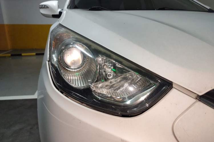 Used Hyundai ix35 2010 2.0L Automatic Two-Wheel Drive Elite Edition GLS Right Front Headlight