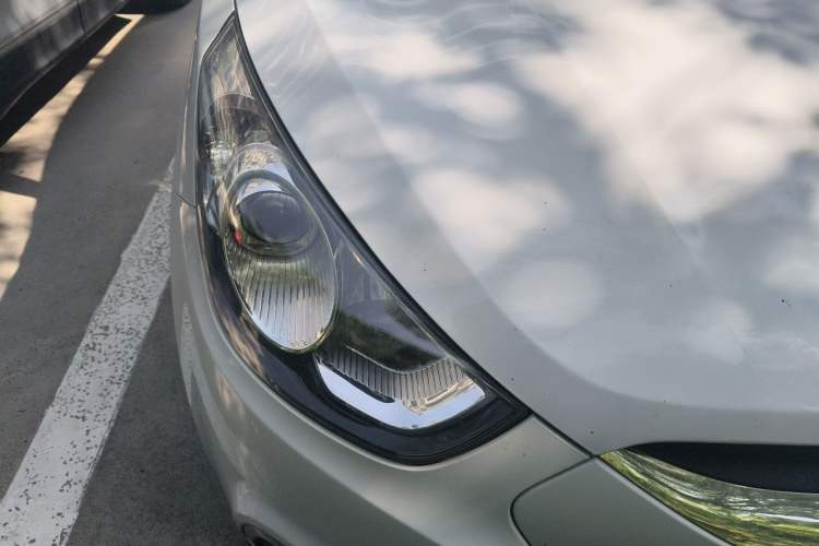 Used Hyundai ix35 2010 2.0L Automatic Two-Wheel Drive Elite Edition GLS Right Front Headlight