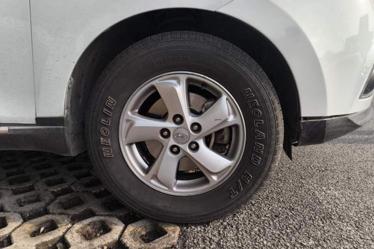 Used Hyundai ix35 2010 2.0L Manual Two-Wheel Drive New Edition GL Right Front Wheel Hub
