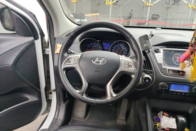 Used Hyundai ix35 2010 2.0L Automatic Two-Wheel Drive Elite Edition GLS Steering Wheel
