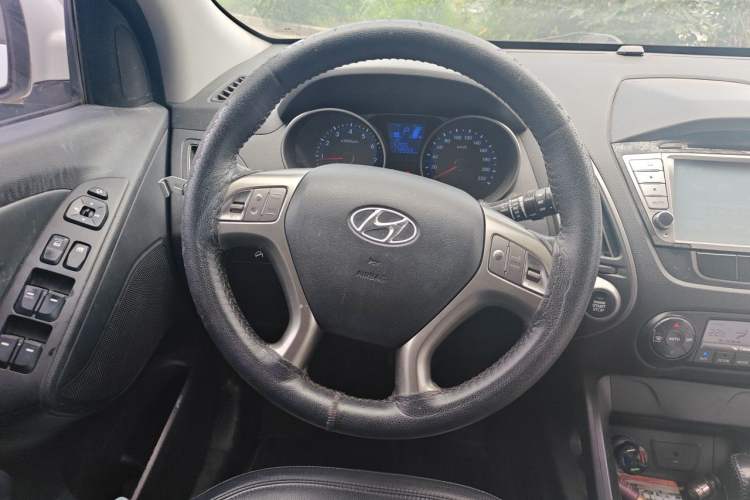 Used Hyundai ix35 2010 2.0L Automatic Two-Wheel Drive Elite Edition GLS Steering Wheel