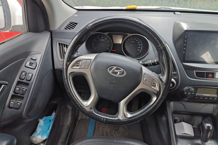 Used Hyundai ix35 2010 2.0L Automatic Two-Wheel Drive Elite Edition GLS Steering Wheel