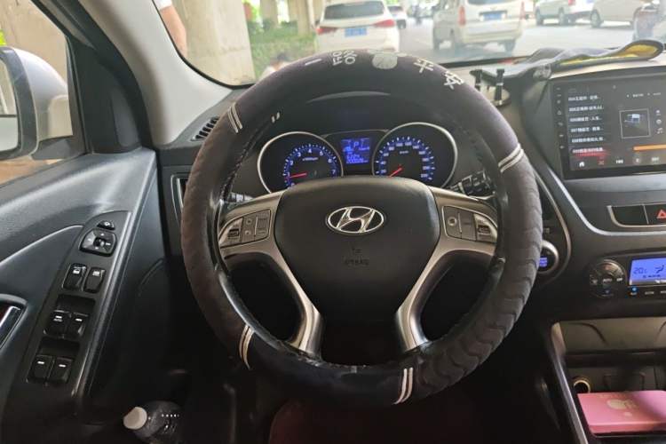 Used Hyundai ix35 2010 2.0L Automatic Two-Wheel Drive Elite Edition GLS Steering Wheel