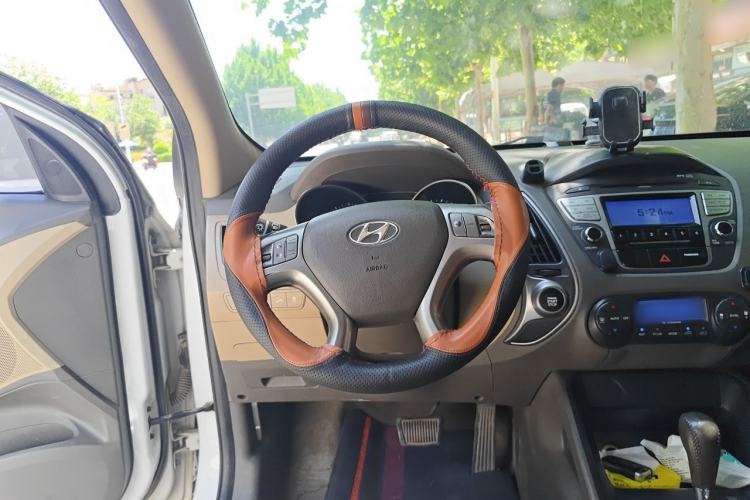 Used Hyundai ix35 2010 2.0L Automatic Two-Wheel Drive Elite Edition GLS Steering Wheel