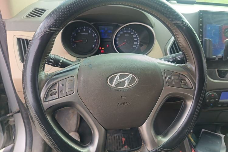 Used Hyundai ix35 2010 2.0L Automatic Two-Wheel Drive Elite Edition GLS Steering Wheel