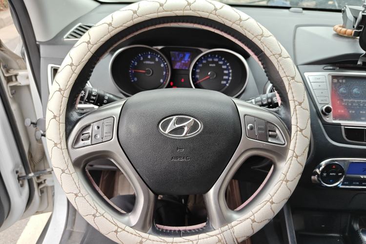 Used Hyundai ix35 2010 2.0L Automatic Two-Wheel Drive Elite Edition GLS Steering Wheel