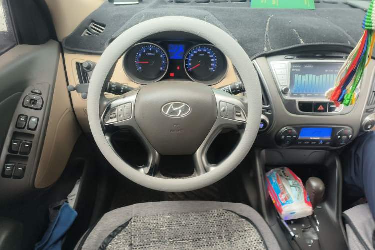 Used Hyundai ix35 2010 2.0L Automatic Two-Wheel Drive Elite Edition GLS Steering Wheel