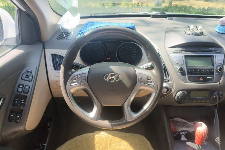Used Hyundai ix35 2010 2.0L Automatic Two-Wheel Drive Elite Edition GLS Steering Wheel