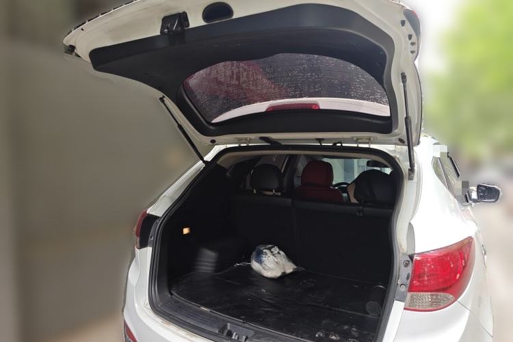 Used Hyundai ix35 2010 2.0L Automatic Two-Wheel Drive Elite Edition GLS Trunk