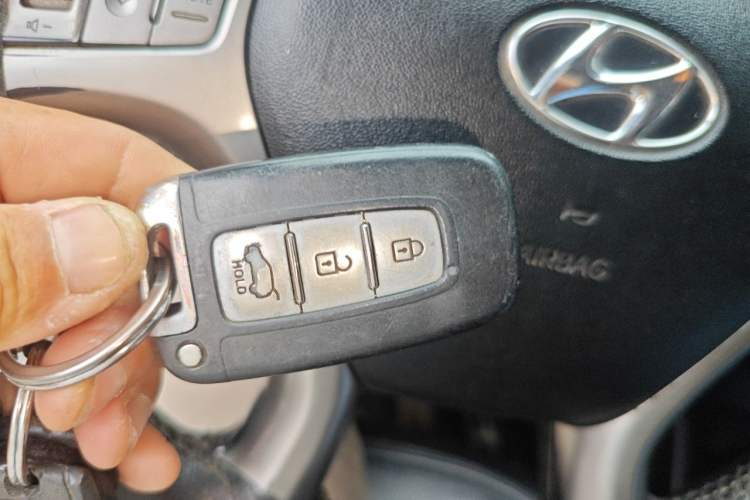 Used Hyundai ix35 2010 2.4L Automatic 2WD Prestige GLS Trim Vehicle Key