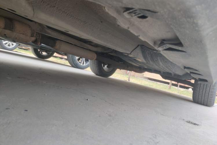 Used Hyundai ix35 2010 2.4L Automatic 2WD Prestige GLS Trim Chassis Front Left