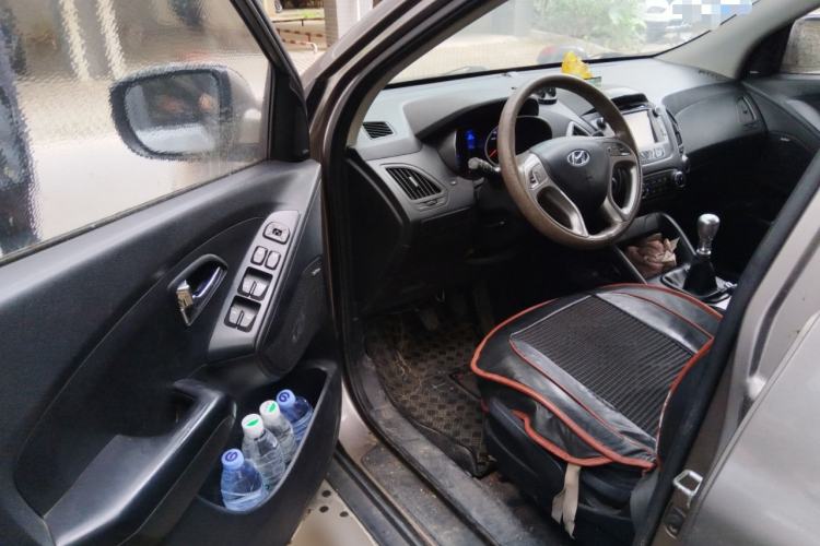 Used Hyundai ix35 2010 2.0L Manual Two-Wheel Drive New Edition GL Driver Seat