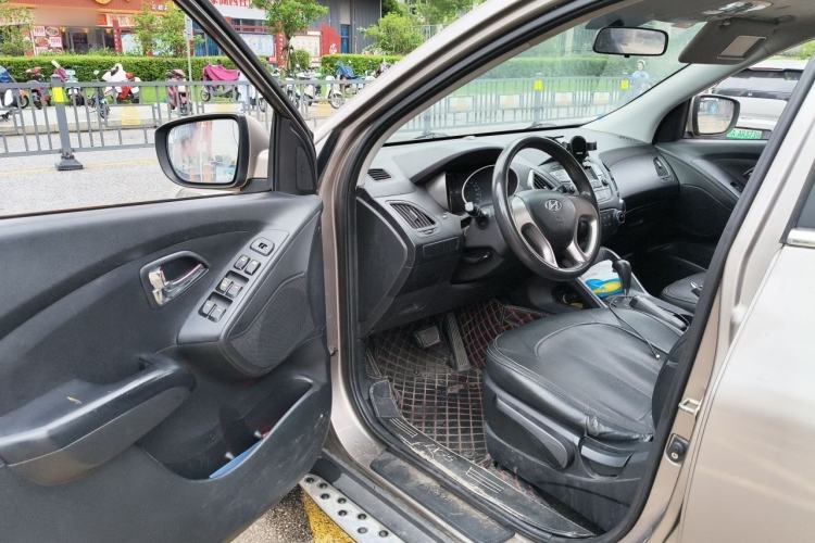 Used Hyundai ix35 2010 2.0L Automatic Two-Wheel Drive New Edition GL Driver Seat