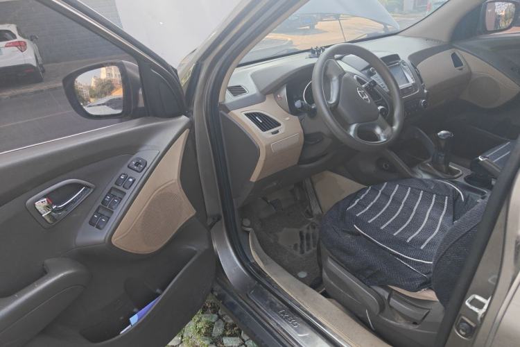 Used Hyundai ix35 2010 2.0L Manual Two-Wheel Drive New Edition GL Driver Seat