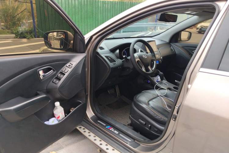 Used Hyundai ix35 2010 2.4L Automatic 2WD Prestige GLS Trim Driver Seat