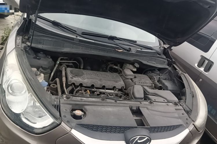 Used Hyundai ix35 2010 2.0L Automatic Two-Wheel Drive Elite Edition GLS Engine Bay