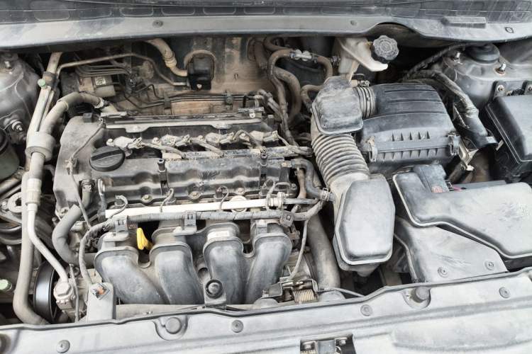 Used Hyundai ix35 2010 2.0L Automatic Two-Wheel Drive New Edition GL Engine Bay
