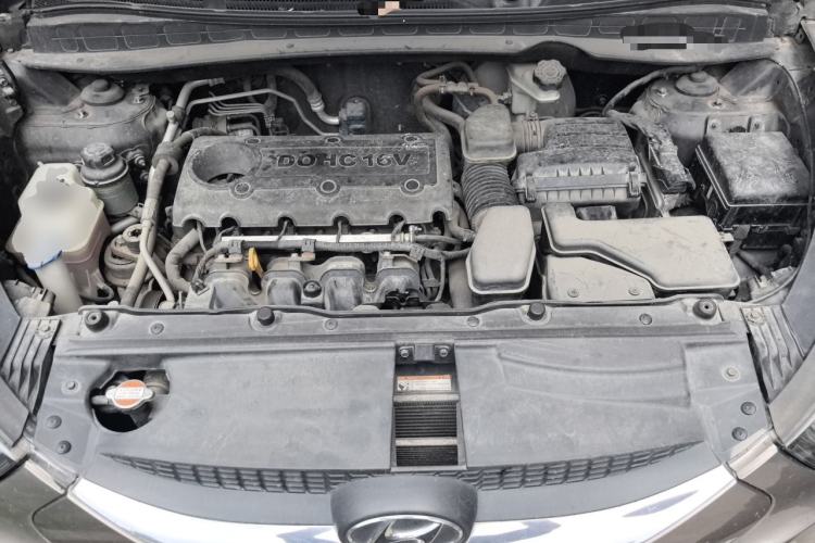 Used Hyundai ix35 2010 2.0L Automatic 4x4 Premium GLS Trim Engine Bay