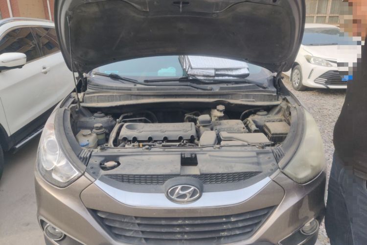 Used Hyundai ix35 2010 2.4L Automatic 2WD Prestige GLS Trim Engine Bay