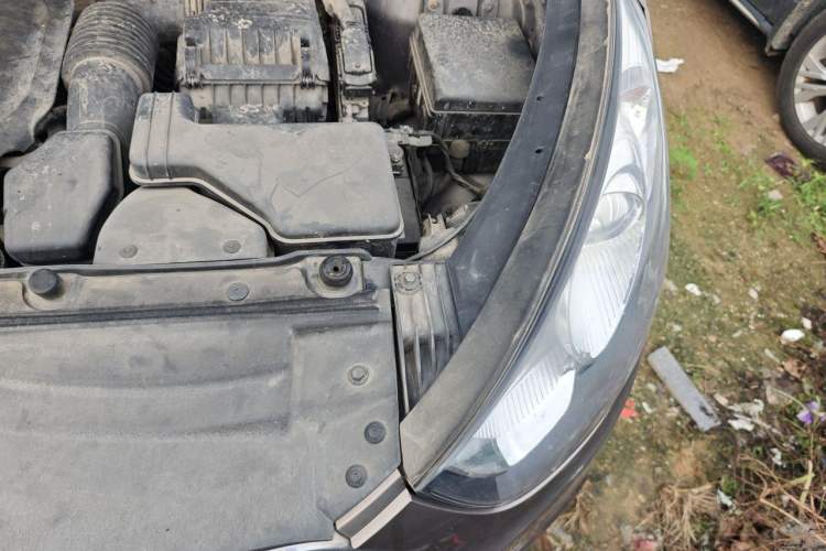 Used Hyundai ix35 2010 2.0L Automatic Two-Wheel Drive Elite Edition GLS Engine Bay Left