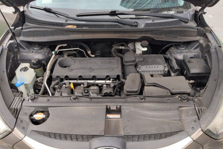 Used Hyundai ix35 2010 2.4L Automatic 2WD Prestige GLS Trim Engine Bay