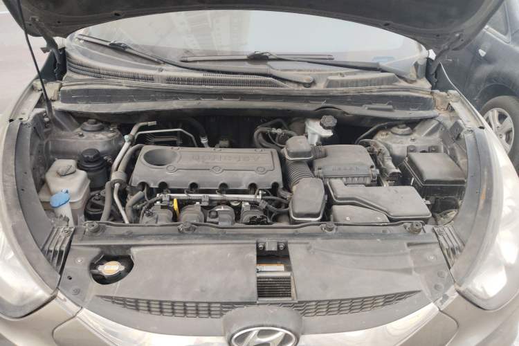 Used Hyundai ix35 2010 2.0L Automatic 4x4 Premium GLS Trim Engine Bay