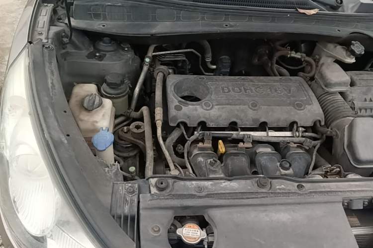 Used Hyundai ix35 2010 2.0L Automatic Two-Wheel Drive Elite Edition GLS Engine Bay Right
