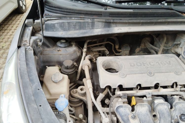 Used Hyundai ix35 2010 2.0L Manual Two-Wheel Drive New Edition GL Engine Bay Right