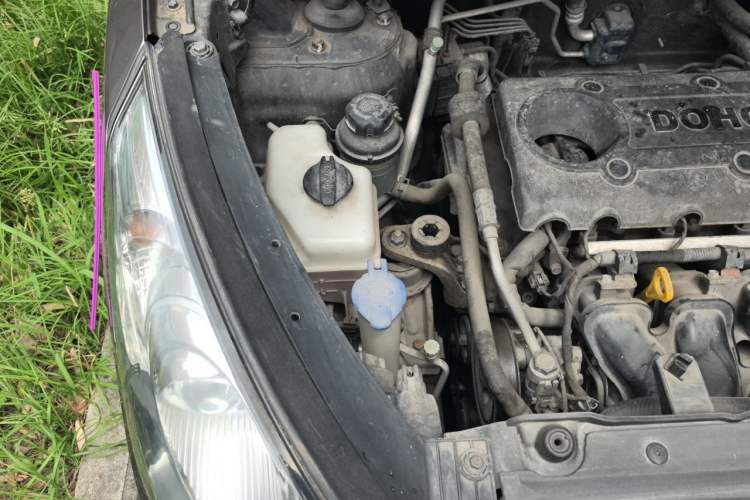 Used Hyundai ix35 2010 2.0L Automatic 4x4 Premium GLS Trim Engine Bay Right