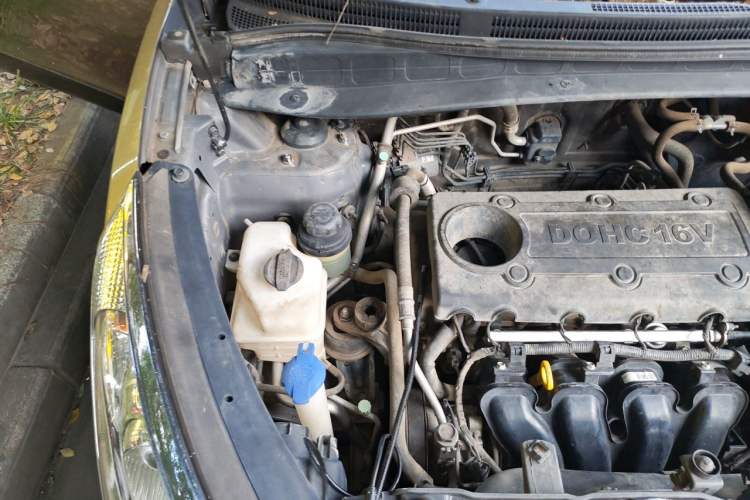 Used Hyundai ix35 2010 2.0L Automatic Two-Wheel Drive Elite Edition GLS Engine Bay Right