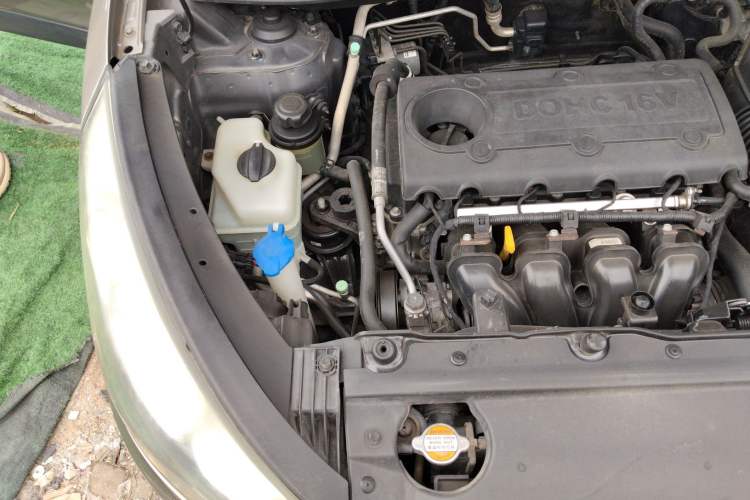 Used Hyundai ix35 2010 2.4L Automatic 2WD Prestige GLS Trim Engine Bay Right