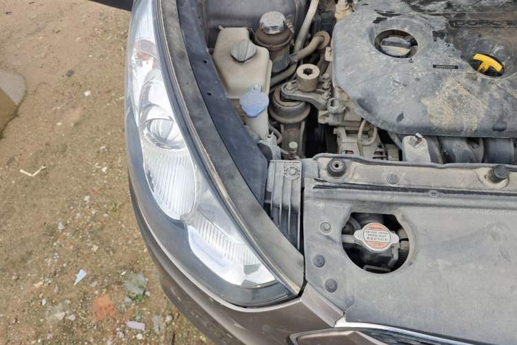 Used Hyundai ix35 2010 2.0L Automatic Two-Wheel Drive Elite Edition GLS Engine Bay Right