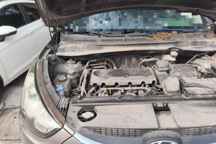 Used Hyundai ix35 2010 2.0L Automatic Two-Wheel Drive Elite Edition GLS Engine Bay Right