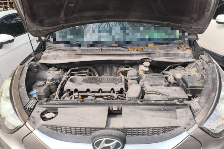 Used Hyundai ix35 2010 2.0L Automatic Two-Wheel Drive Elite Edition GLS Engine Bay