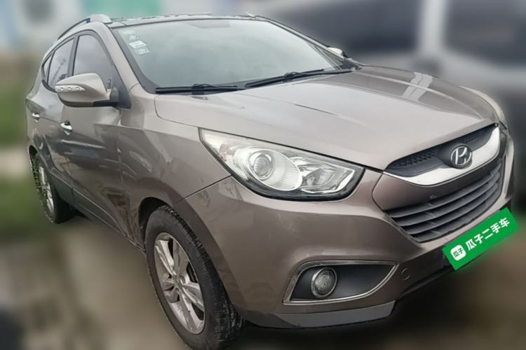Used Hyundai ix35 2010 2.0L Automatic Two-Wheel Drive Elite Edition GLS Front Right 45 Deg