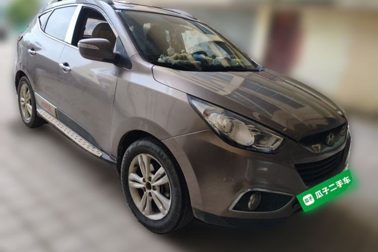 Used Hyundai ix35 2010 2.0L Automatic Two-Wheel Drive Elite Edition GLS Front Right 45 Deg
