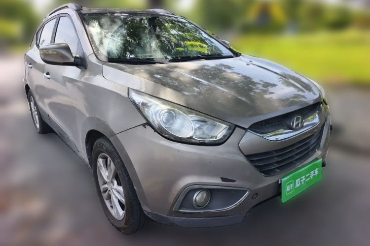 Used Hyundai ix35 2010 2.0L Automatic Two-Wheel Drive Elite Edition GLS Front Right 45 Deg