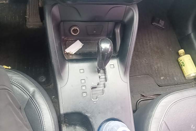 Used Hyundai ix35 2010 2.0L Automatic Two-Wheel Drive Elite Edition GLS Gear Lever