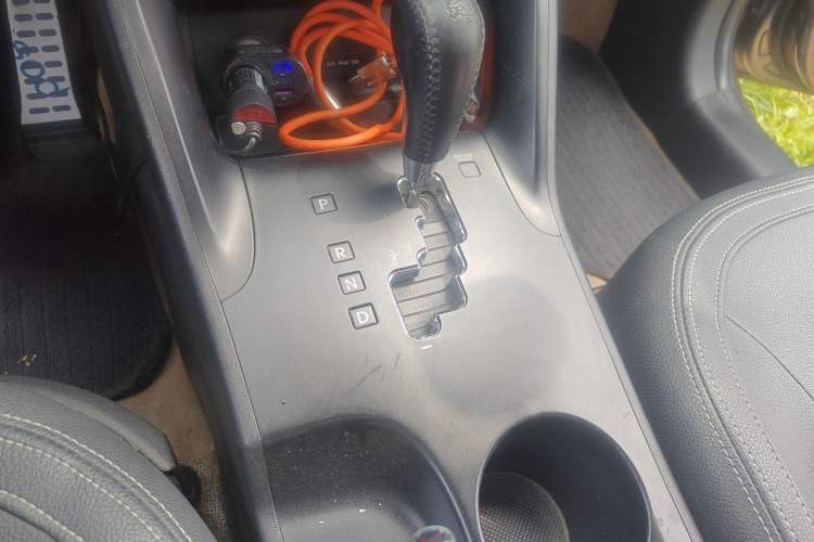 Used Hyundai ix35 2010 2.4L Automatic 2WD Prestige GLS Trim Gear Lever