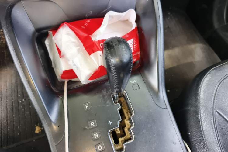 Used Hyundai ix35 2010 2.0L Automatic Two-Wheel Drive Elite Edition GLS Gear Lever