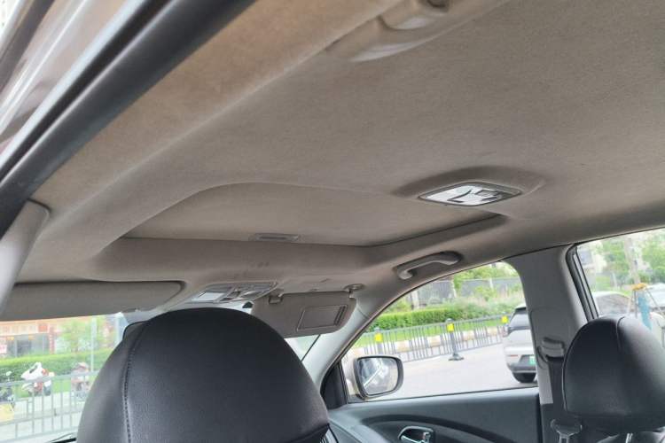 Used Hyundai ix35 2010 2.0L Automatic Two-Wheel Drive New Edition GL Headliner