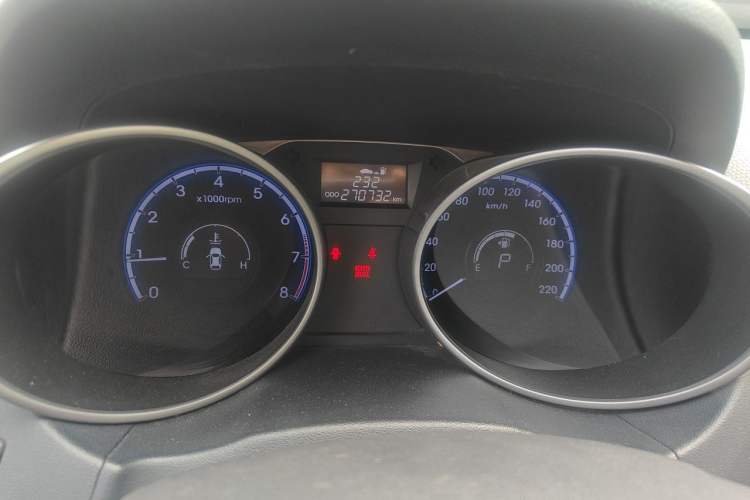 Used Hyundai ix35 2010 2.4L Automatic 2WD Prestige GLS Trim Instrument Cluster