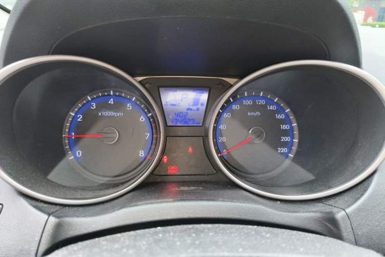 Used Hyundai ix35 2010 2.0L Automatic Two-Wheel Drive New Edition GL Instrument Cluster